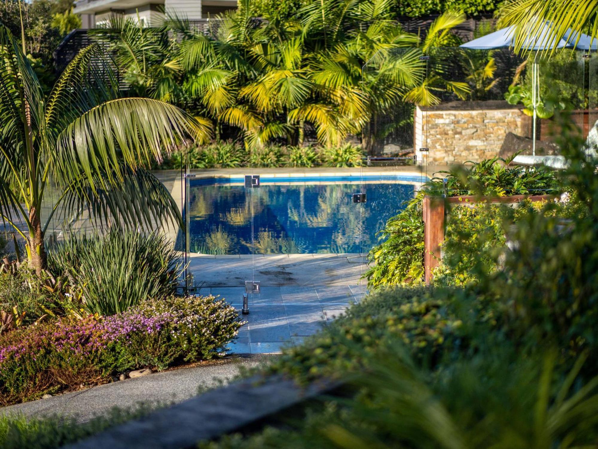 Te Awa Lodge Paihia Exteriör bild